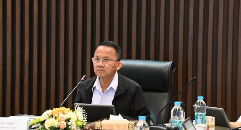 “สมศักดิ์”ต่อยอดความสำเร็จพืชกระท่อม 