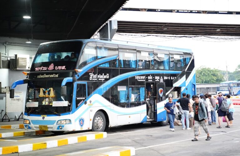 บขส.จัดรถเมล์–แท็กซี่ บริการประชาชนเดินทางกลับกทม.