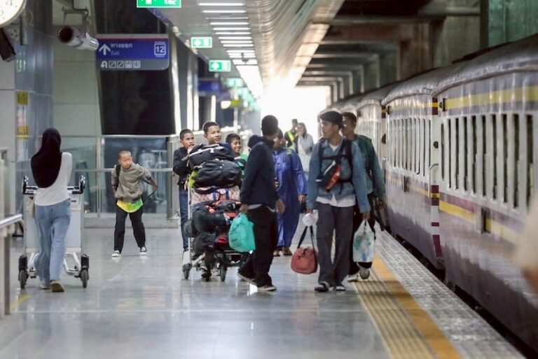 สงกรานต์ปีนี้คนใช้บริการรถไฟกลับภูมิลำเนาทะลัก 5.7แสนคน