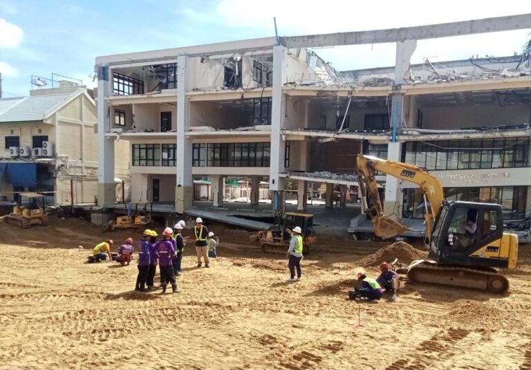 รฟม.เร่งแก้ไขถนนทรุดหน้าโรงพยาบาลวชิรพยาบาล