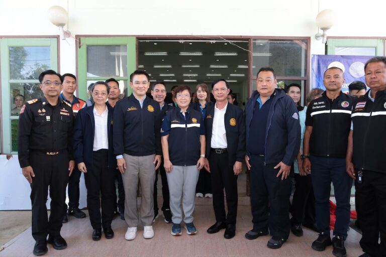 “มัลลิกา” นำทีม “วิทยุการบิน”ลงพื้นที่ติดตามสถานการณ์น้ำท่วมอ่างทอง