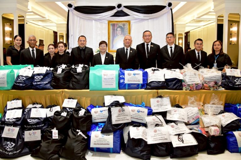 “พิพัฒน์–มัลลิกา” สั่งการคมนาคมระดมกำลังช่วยน้ำท่วมทั่วประเทศ