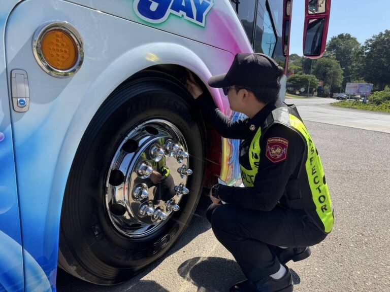 ขนส่งตรวจเข้มรถโดยสารสาธารณะก่อนออกวิ่งให้บริการ