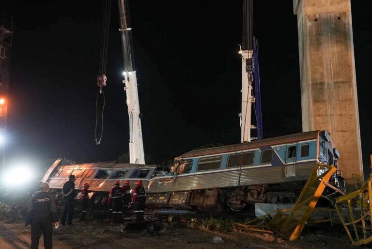 รถไฟขึ้นแบล็กลิสต์ผู้รับเหมา ไม่เลือกหน้า