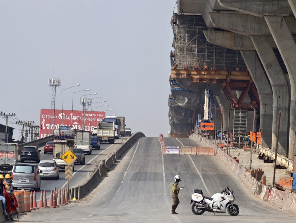 ไม่ได้ปิดถนนพระราม 2 ทั้งสาย ค่ะ