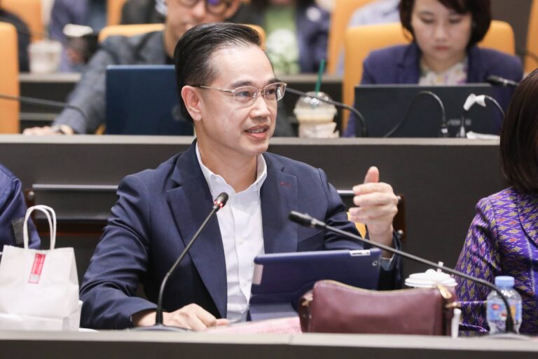 ข่าวปลอมนะจ๊ะ “ย้อมผมสีเข้มเป็นประจำ เสี่ยงทำให้ตับทำงานหนัก” 