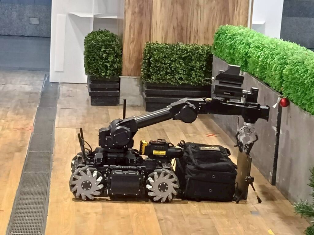 หุ่นยนต์ ตรวจการณ์ ที่สายสีน้ำเงิน